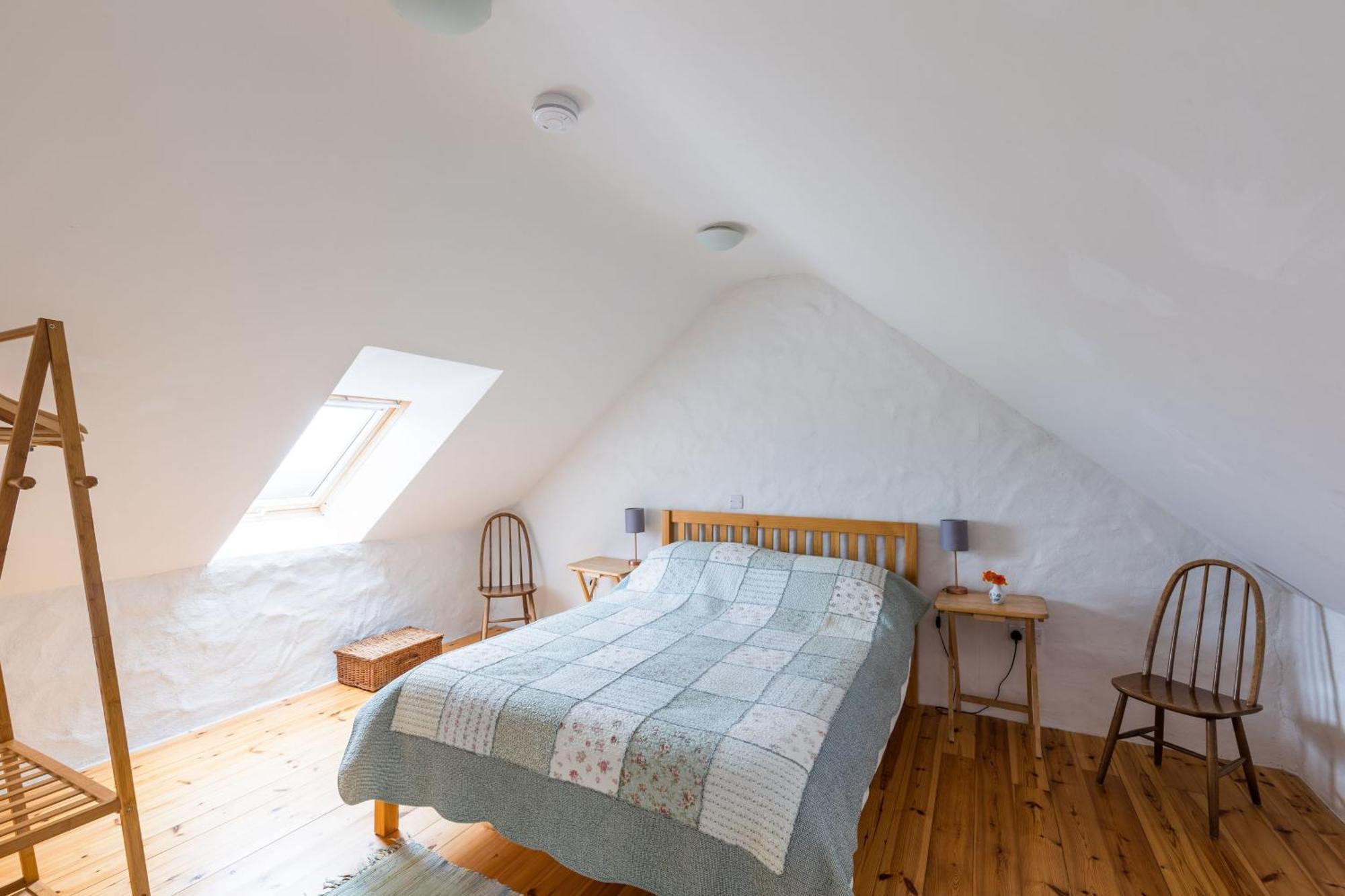 The Workshop- Eco Cottage By The Coastal Path Goodwick Exterior foto