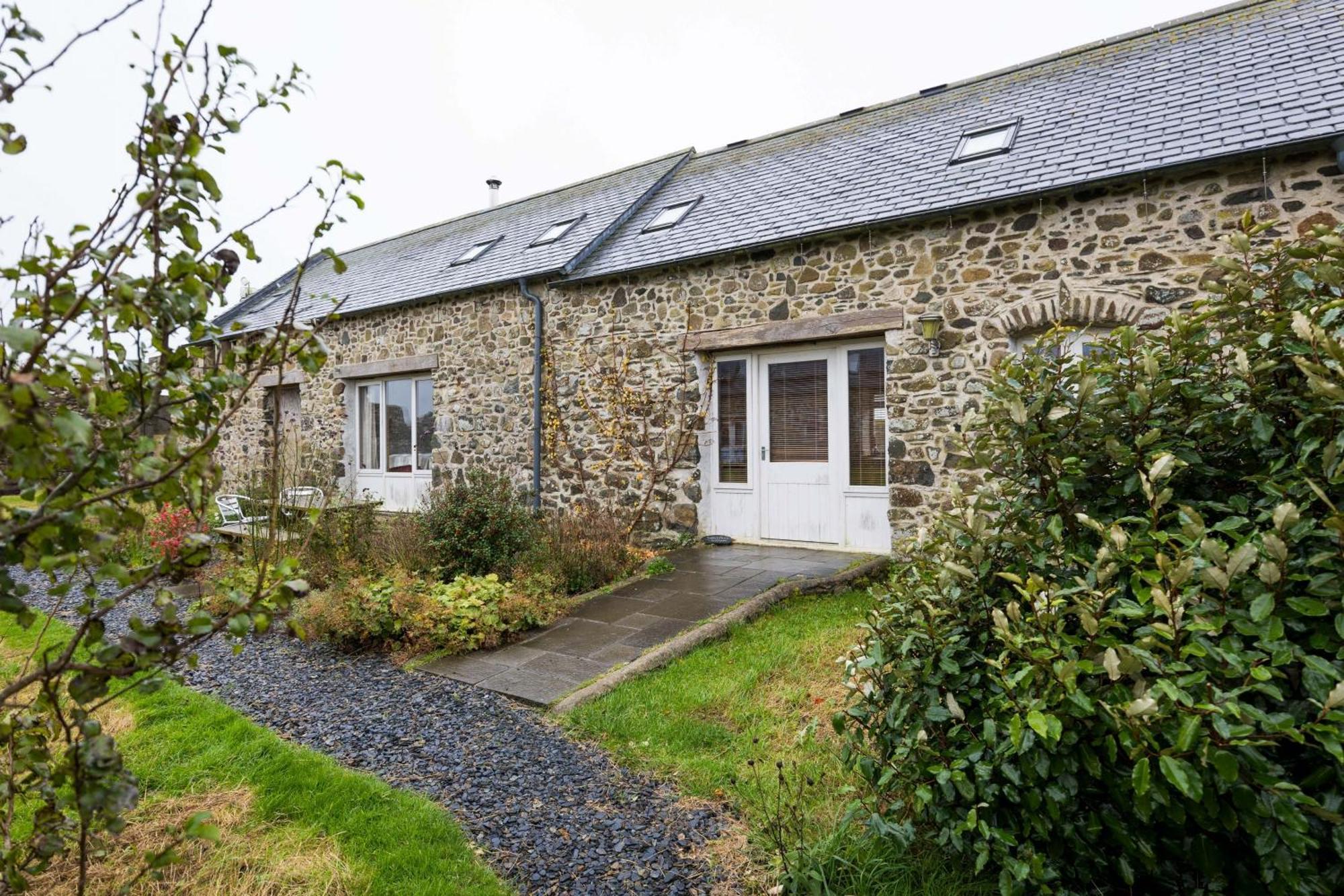 The Workshop- Eco Cottage By The Coastal Path Goodwick Exterior foto